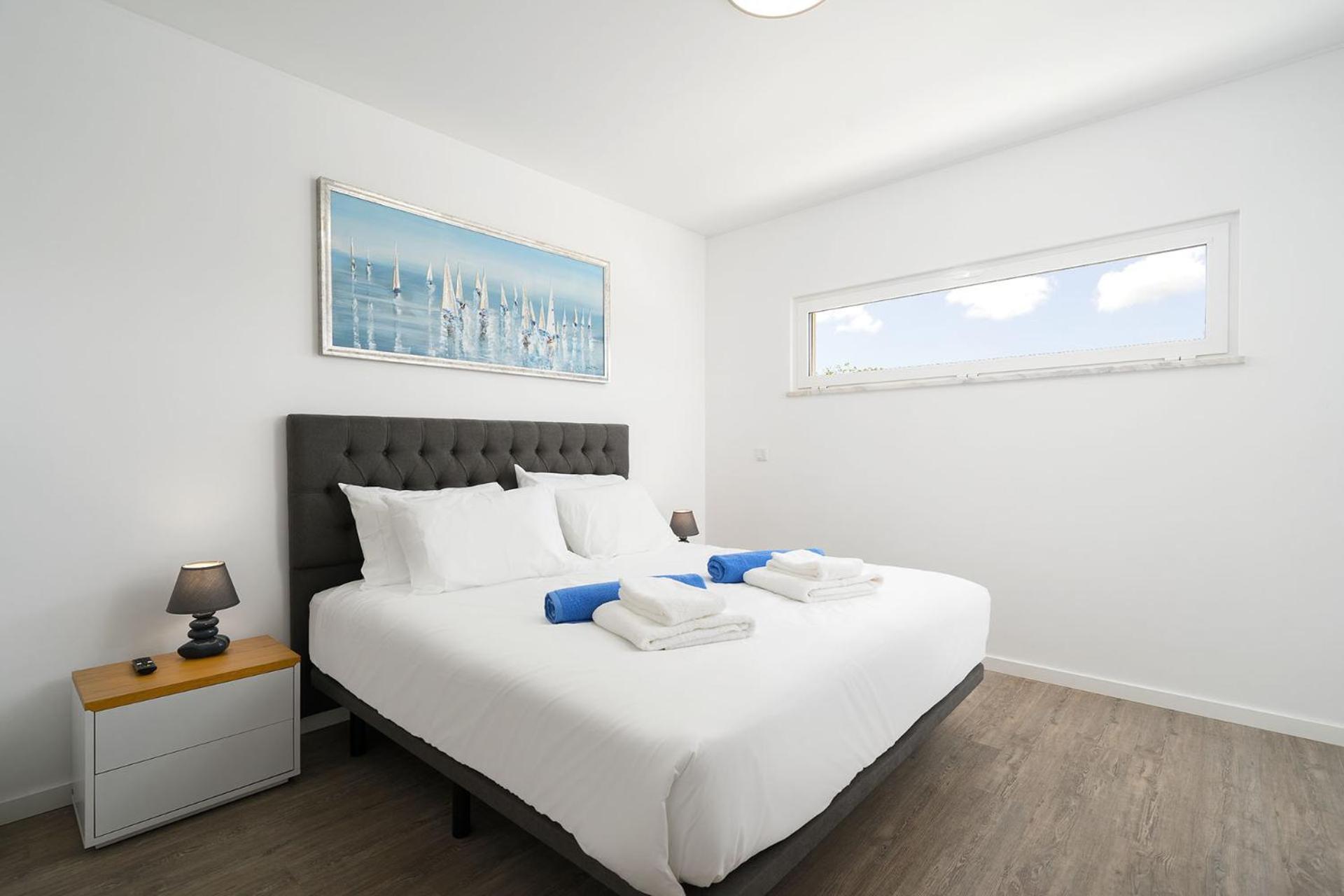 Modern 1 With Pool By Homing Apartment *