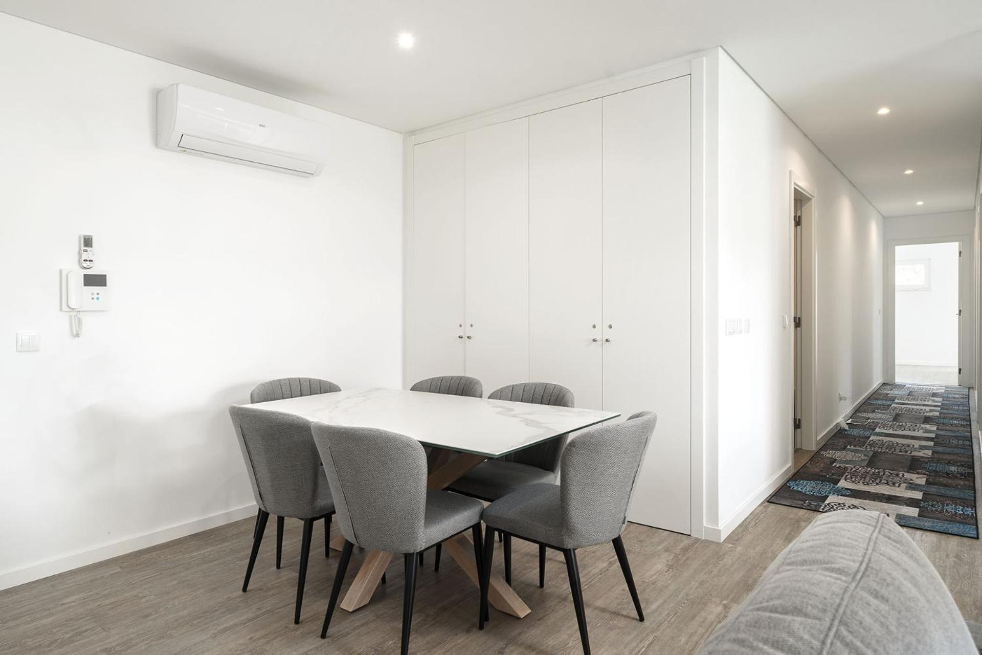 Apartment Modern 1 With Pool By Homing