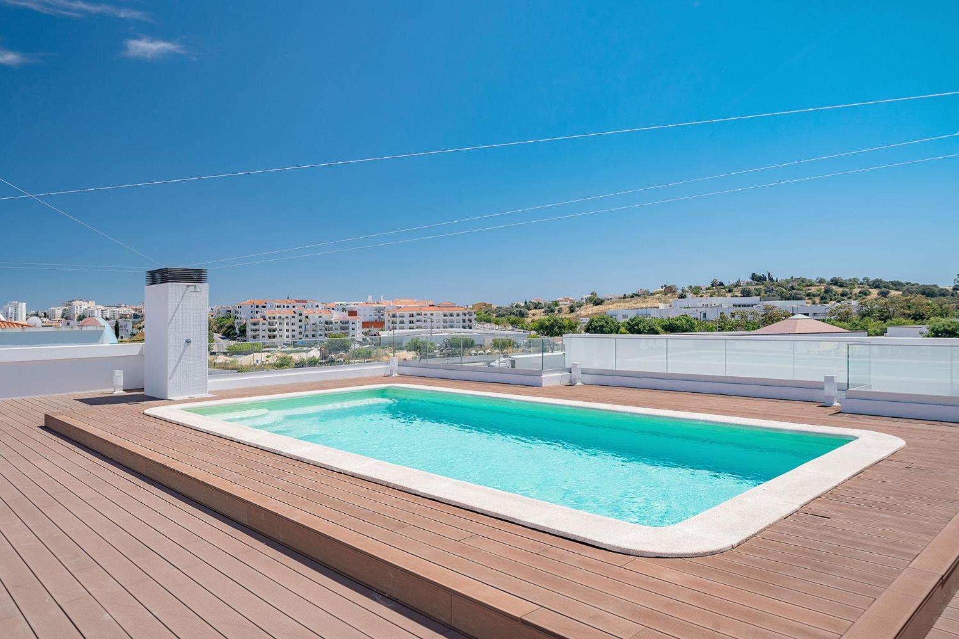 Modern 1 With Pool By Homing * Lagos